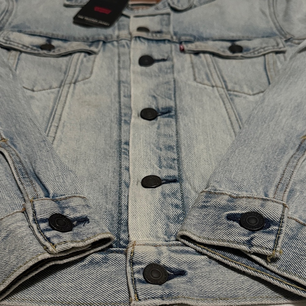 Levi's Faded Blue Tucker Premium Denim Jacket - Picture 4 of 13
